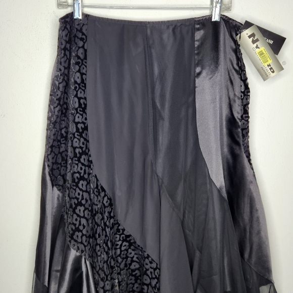 Nygard NWT Petite 12P Skirt Asymmetrical Fairy Whimsigoth Boho Animal Print Blk - Picture 2 of 12